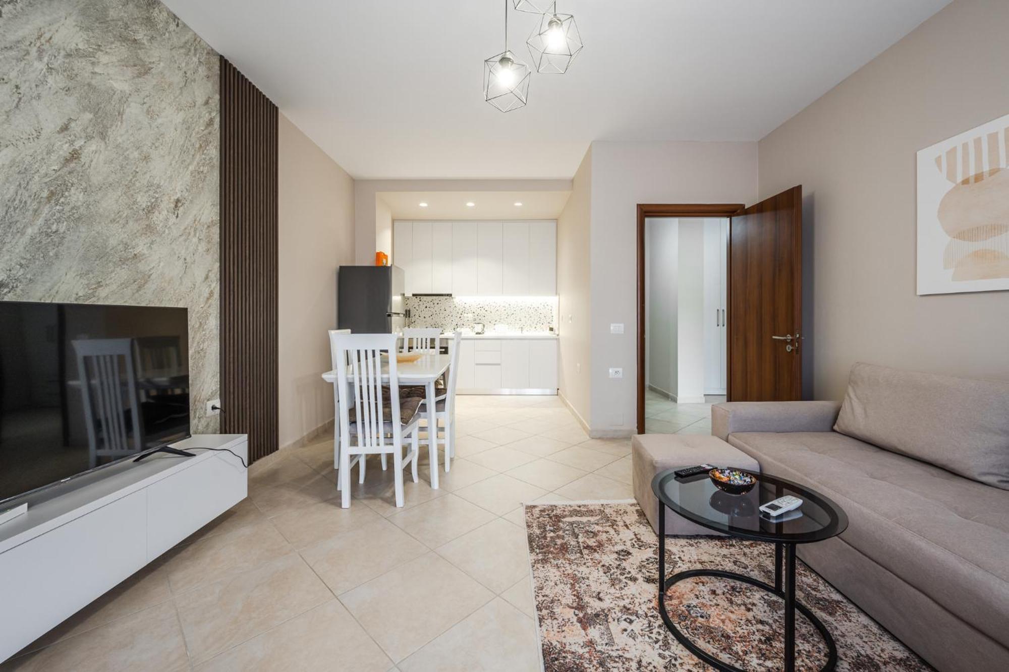 City Center Apartments By Kondo Stays Vlora Kültér fotó