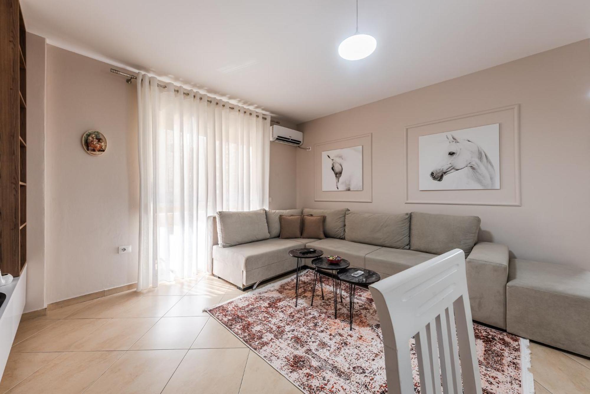City Center Apartments By Kondo Stays Vlora Kültér fotó