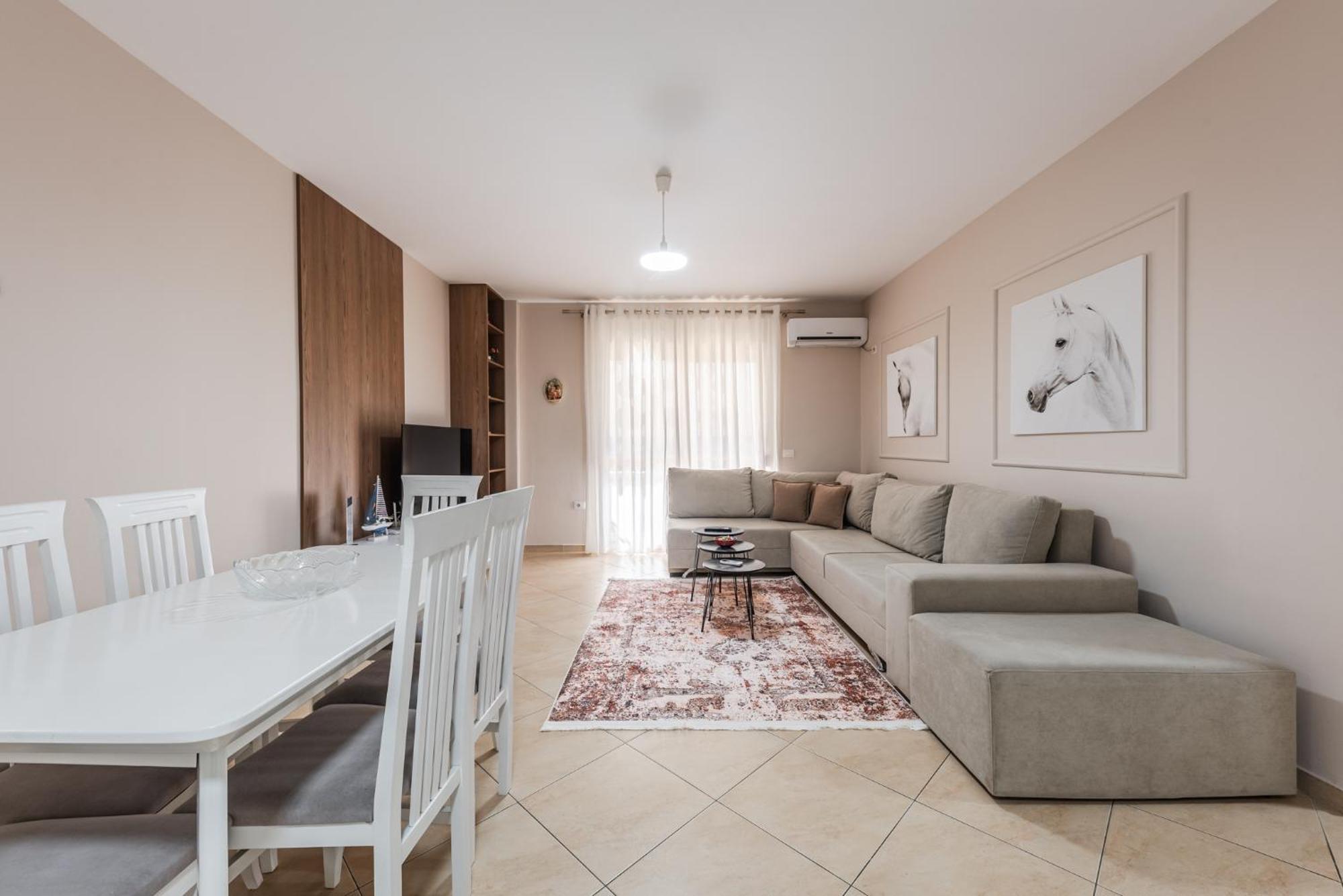 City Center Apartments By Kondo Stays Vlora Kültér fotó