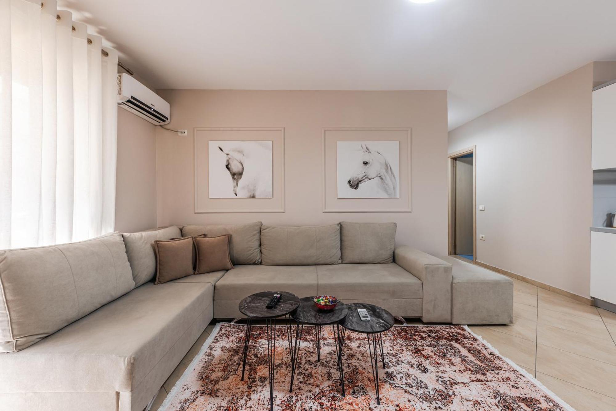 City Center Apartments By Kondo Stays Vlora Kültér fotó